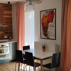 Lovely One-bedroom With Patio. , Warszawa Polska